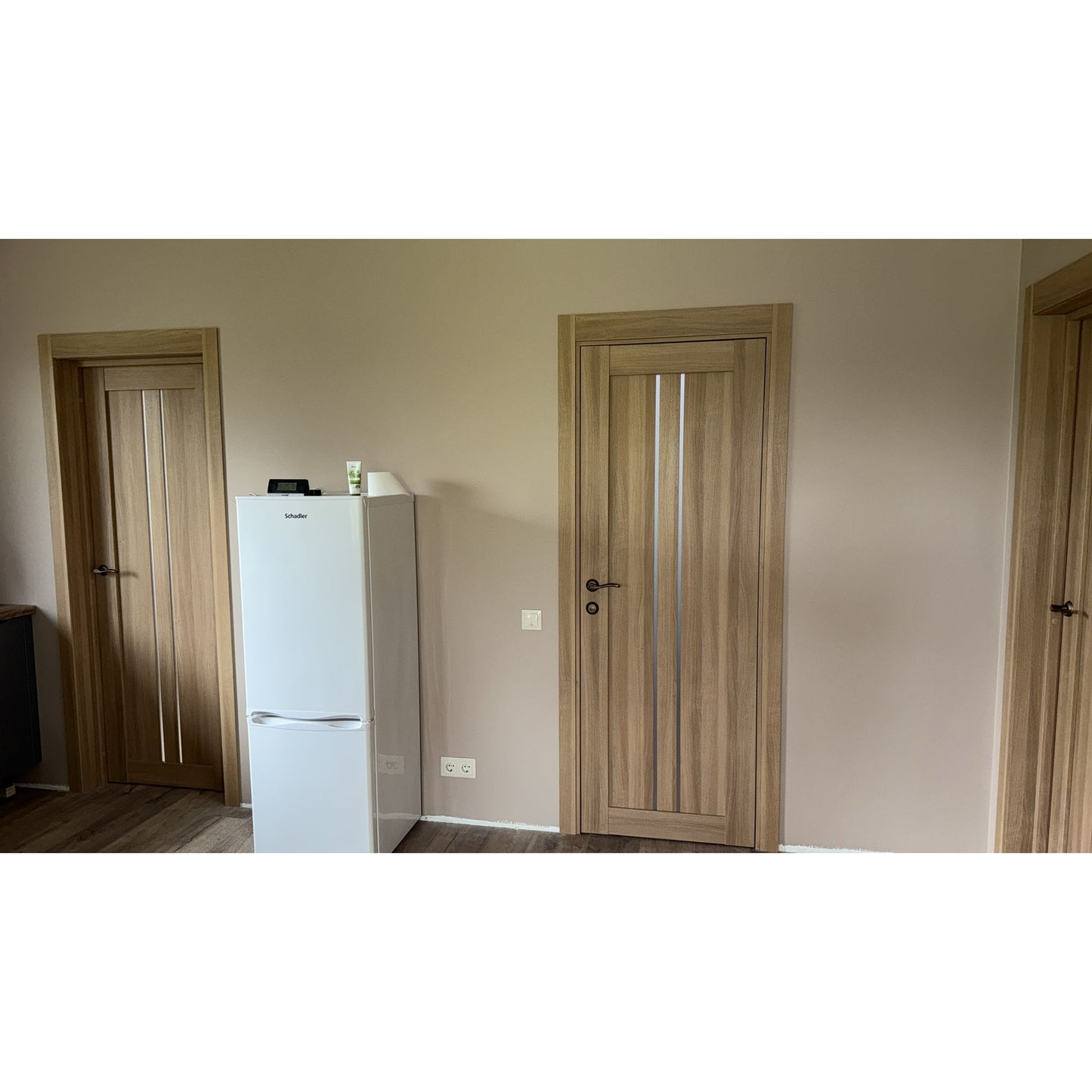 Durvis "LINEA 2" zelta ozols, ar bronzas furnitūru